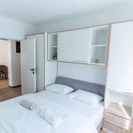 Krzelj B4 Ливно